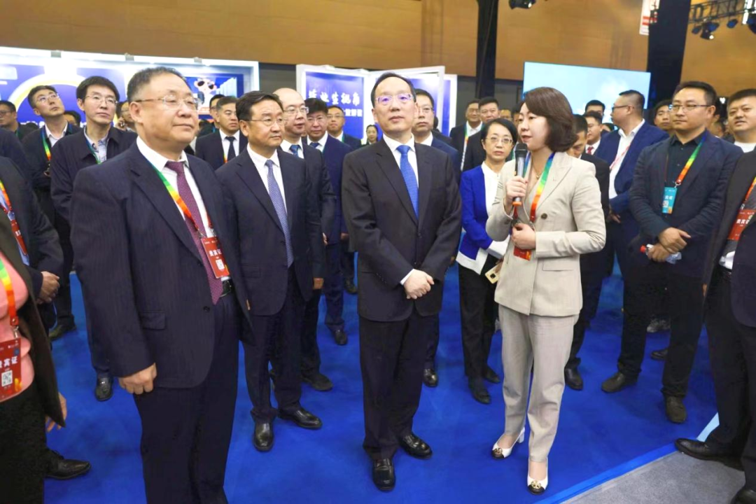 中智沈陽(yáng)亮相2023東北亞（沈陽(yáng)）人才交流大會(huì)和2023大學(xué)校長(zhǎng)論壇，中智集團(tuán)董事長(zhǎng)卜玉龍受邀作主旨發(fā)言